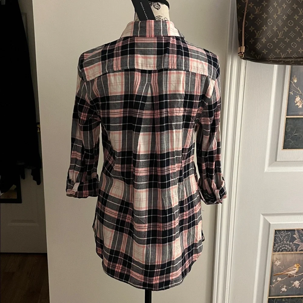 💗Tommy Hilfiger Pink and Blue Plaid Button Down Shirt - Picture 3 of 13